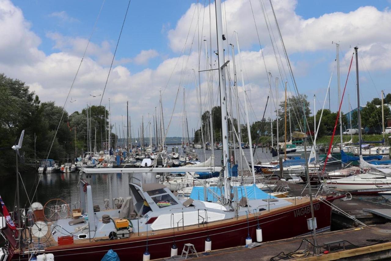 Hausboot Lina In Flensburg Hotel Eksteriør billede